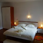 Bed & Breakfast Kleine Hexe 3* Pirovac
