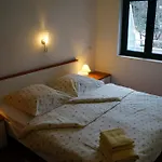 Bed & Breakfast Kleine Hexe Pirovac