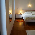 Bed & Breakfast Kleine Hexe Пировац