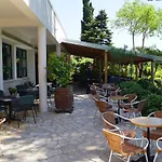 Bed & Breakfast Kleine Hexe Гостевой дом Пировац