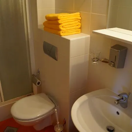 Kleine Hexe 3* Pirovac