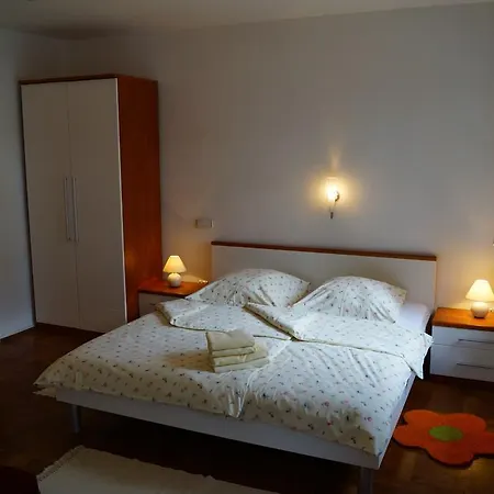 Kleine Hexe 3* Pirovac