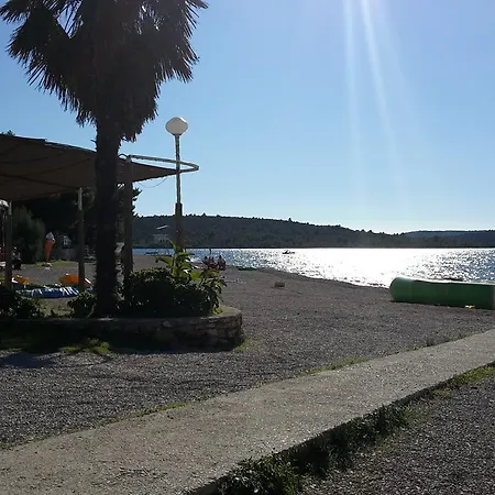 Gasthof Kleine Hexe Pirovac