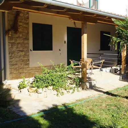 Gasthof Bed&Breakfast Kleine Hexe Pirovac