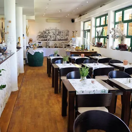 Kleine Hexe 3* Pirovac