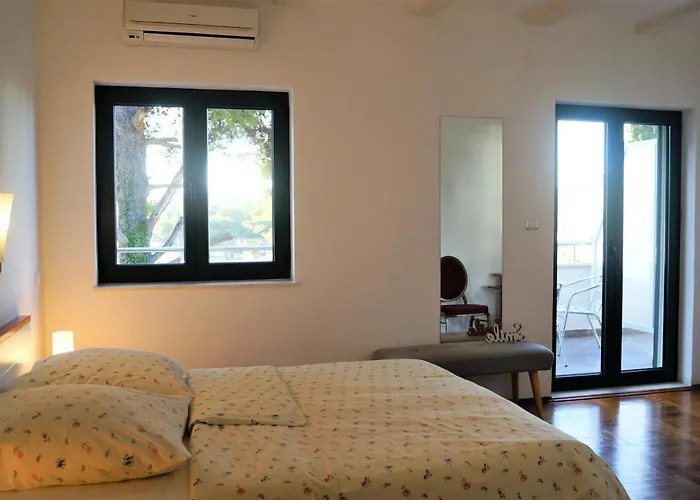 Gasthof Bed&Breakfast Kleine Hexe Pirovac