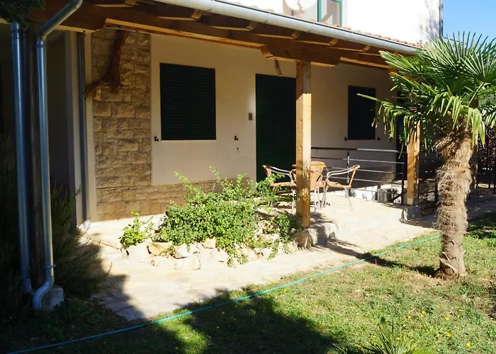 Gasthof Bed&Breakfast Kleine Hexe Pirovac