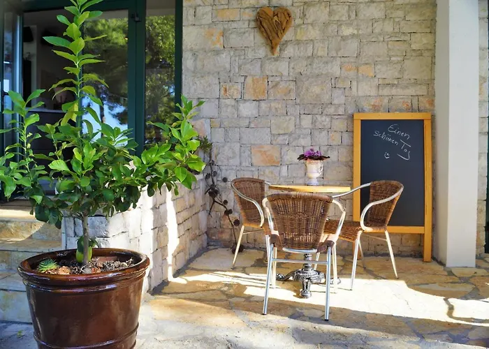 Gasthof Bed&Breakfast Kleine Hexe Pirovac