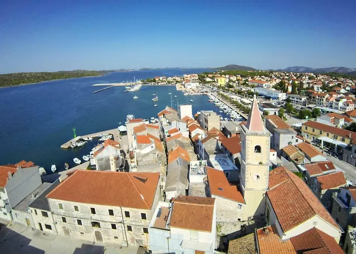 招待所 Kleine Hexe