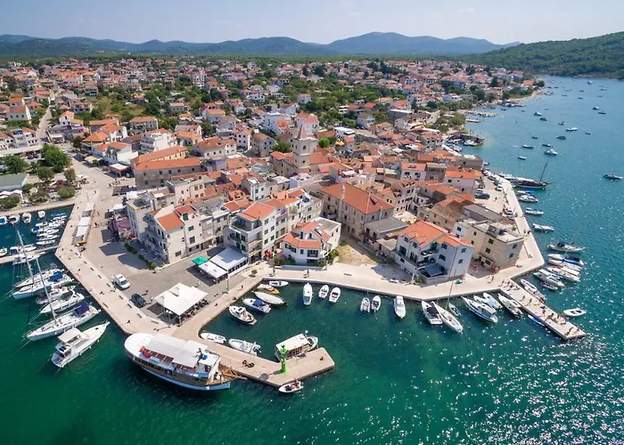 Gasthof Bed&Breakfast Kleine Hexe Pirovac